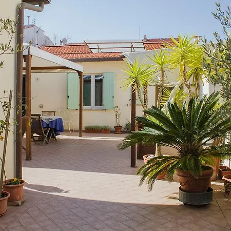 La Papaya Guest house 3*